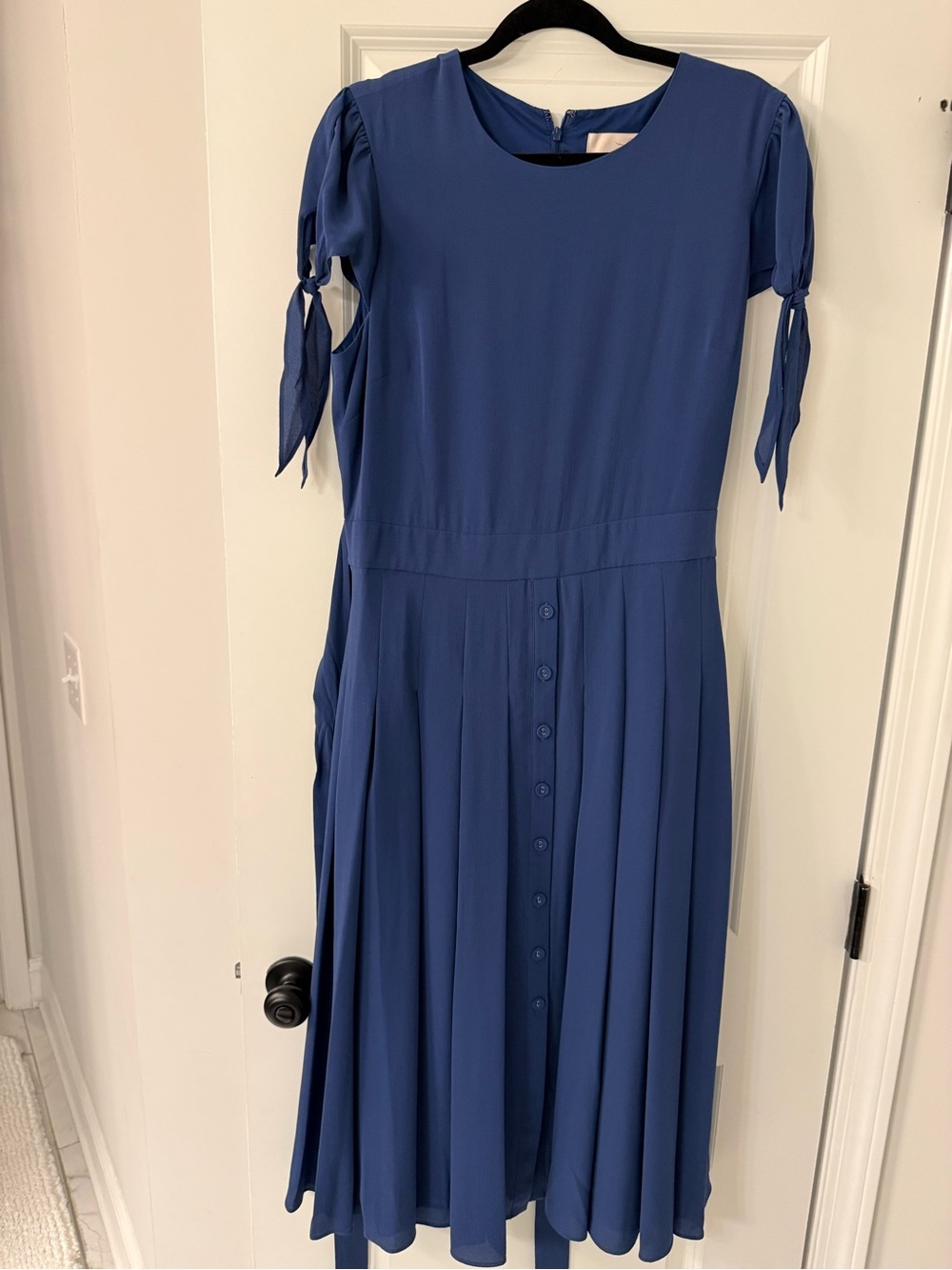 Gal Meets Glam Blue Midi Dress with Tie Sleeves
